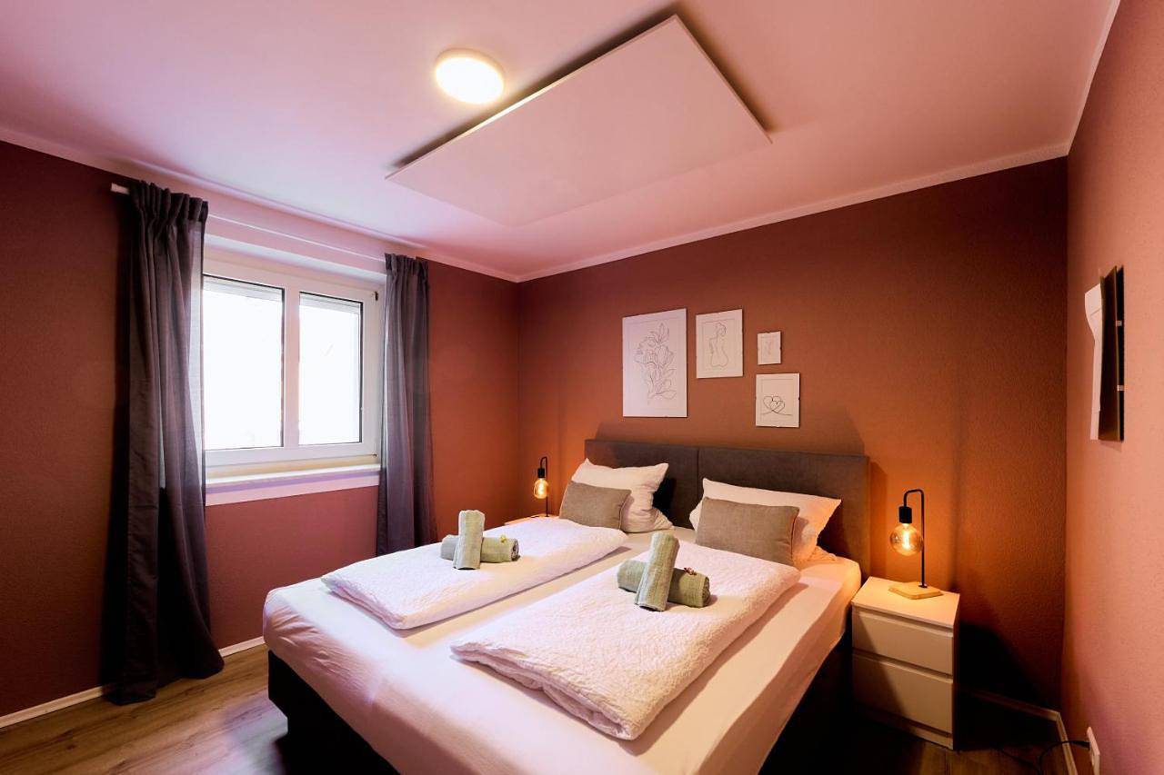 Ganze Wohnung, Praktisch, Zentral, lebendig- Low Budget für Familien, Firmen, Monteure, 3Schlafzimmer, Wlan,Balkon,Parkplatz, Stadtmitte, Legoland, Münster in Neu-Ulm, Bayerisch Schwaben