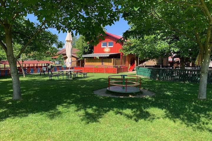 Ferienhaus für 7 Personen, mit Whirlpool und Garten in Altötting