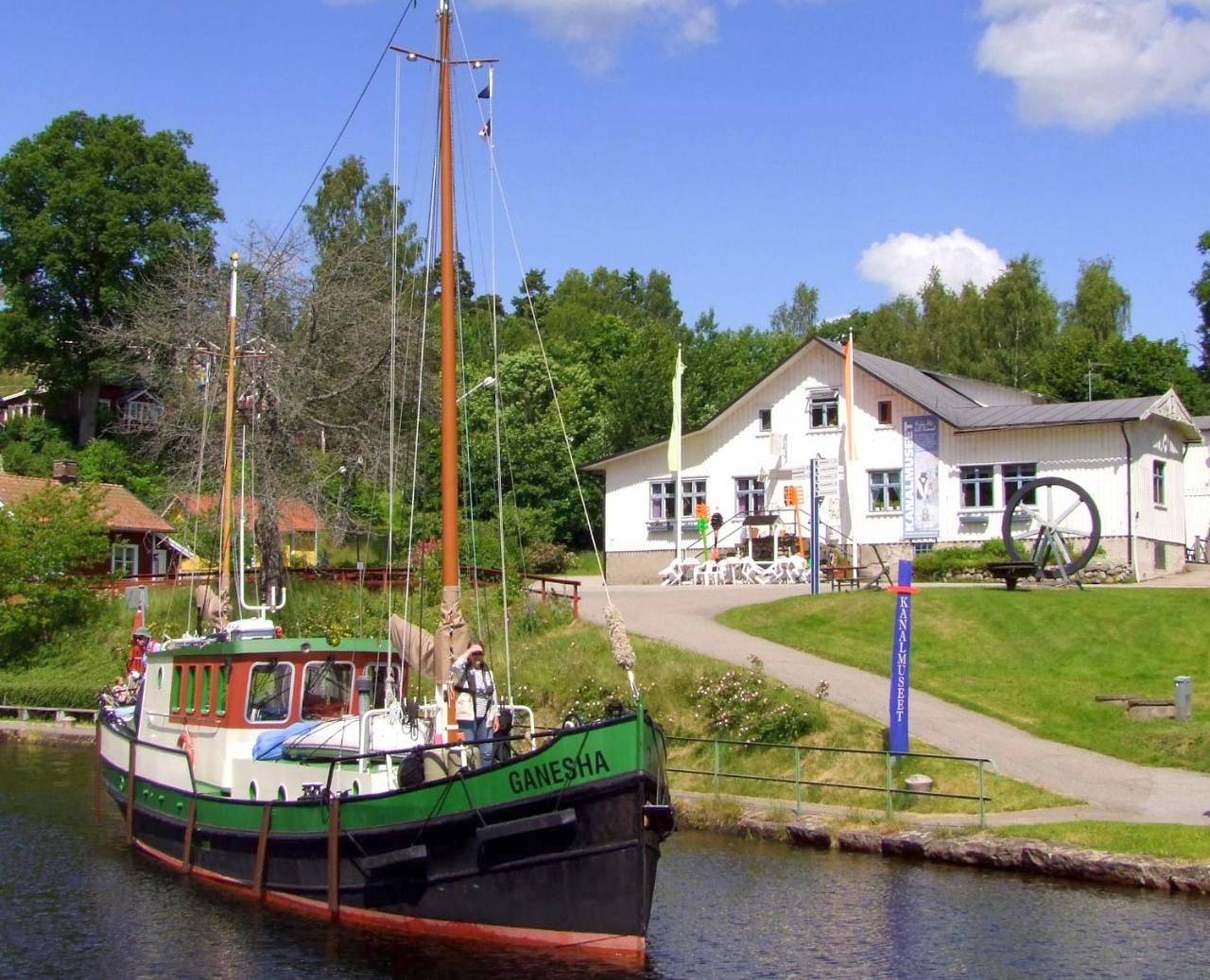 Single Room with Shared Bathroom in Mellerud, Vänern
