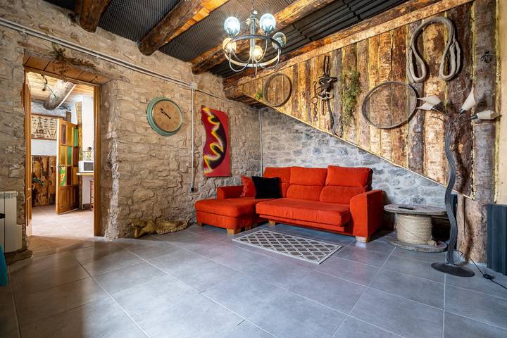 Apartamento entero, Apartamento 'El Mirador Del Cel 1' con vistas a la montaña, jardín compartido y Wi-Fi in Forés, Provincia de Tarragona