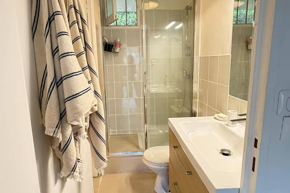 Appartement entier, Cassis centre appartement la rade, derrière le port,jolie vue et parking in Cassis, Parc national des Calanques