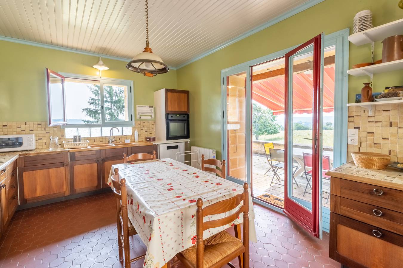 Casa de vacaciones 'Panissal 6 Personas' con terraza compartida, jardín compartido y Wi-Fi in Montignac, Périgord Noir
