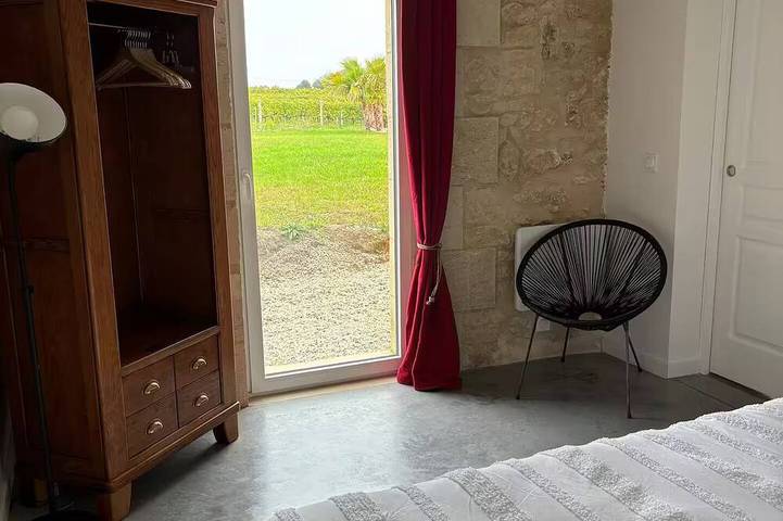 Gîte pour 4 personnes, avec piscine et terrasse ainsi que jacuzzi et jardin à Saint-Christoly-Médoc - 3