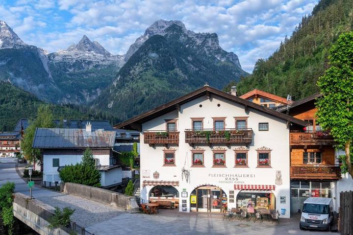 Ferienwohnung für 2 Personen, mit Balkon und Terrasse sowie Garten und Sauna in Lofer