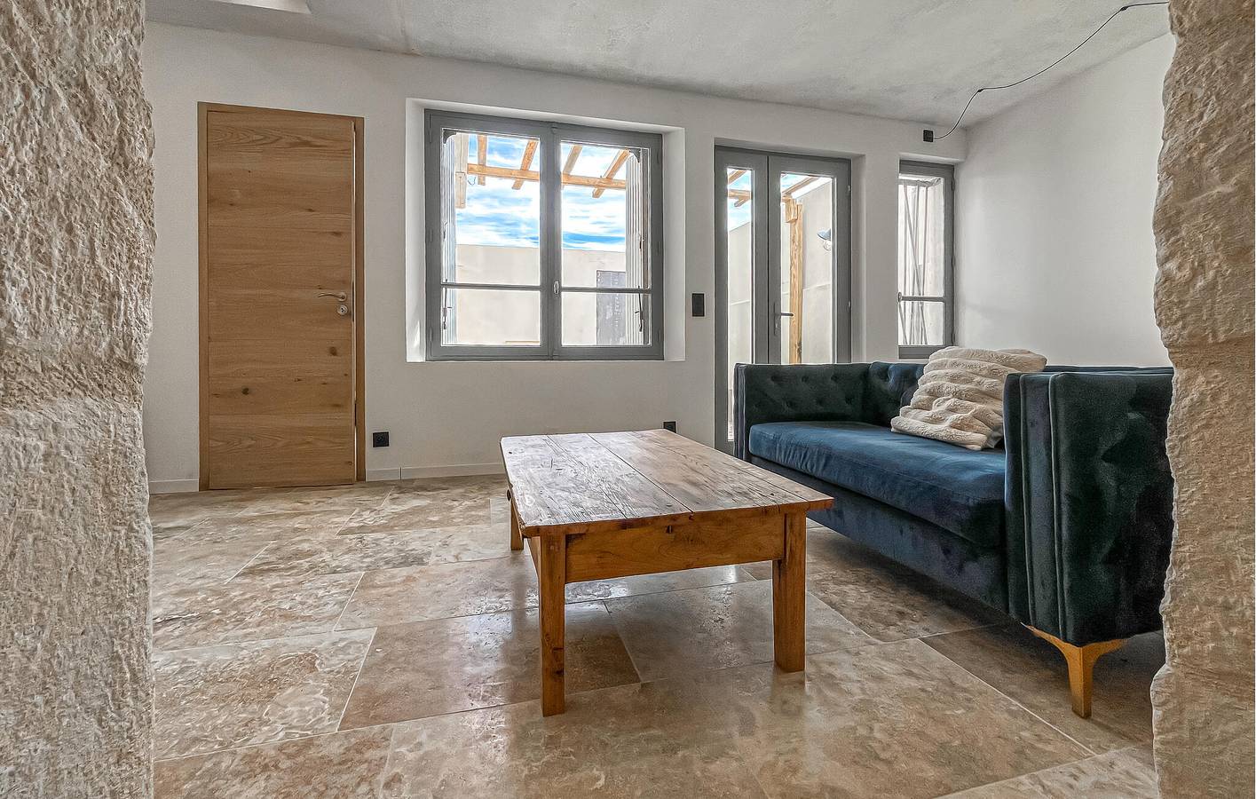 Encantador apartamento de 2 dormitorios con jacuzzi, wifi y aparcamiento en Beaucaire in Beaucaire, Region de Nimes