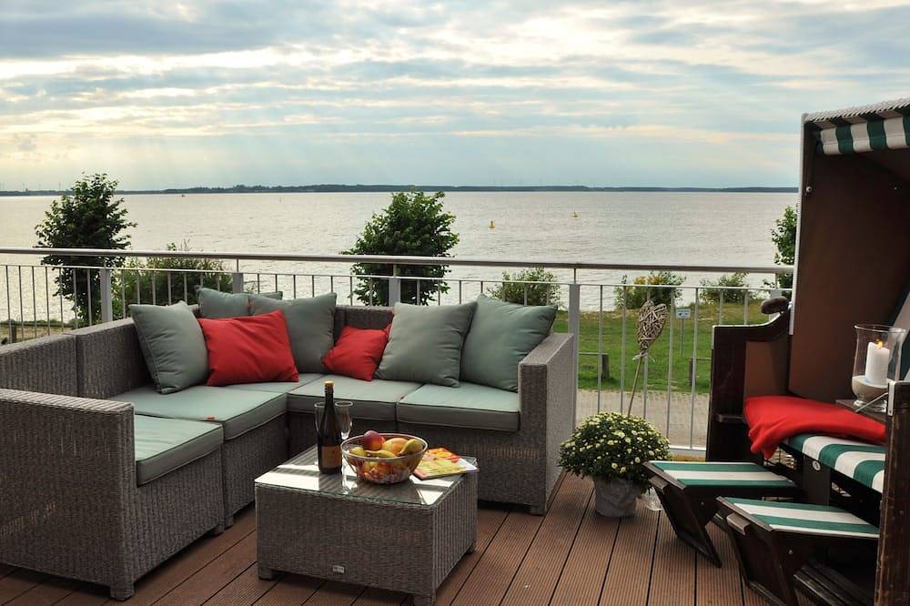 Beach house,200 sq meters. Wf., Directly on the Plauer See, Müritz, 30m to beach in Badestrand Lenz, Malchow