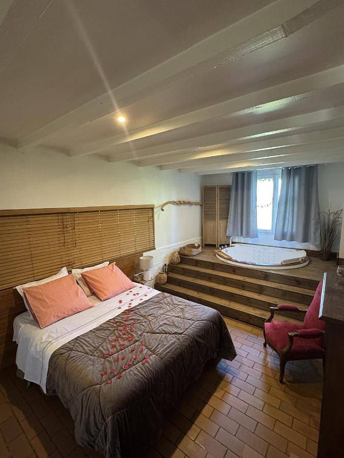 Gîte pour 2 personnes, avec jardin ainsi que vue et terrasse à Lunéville - 3