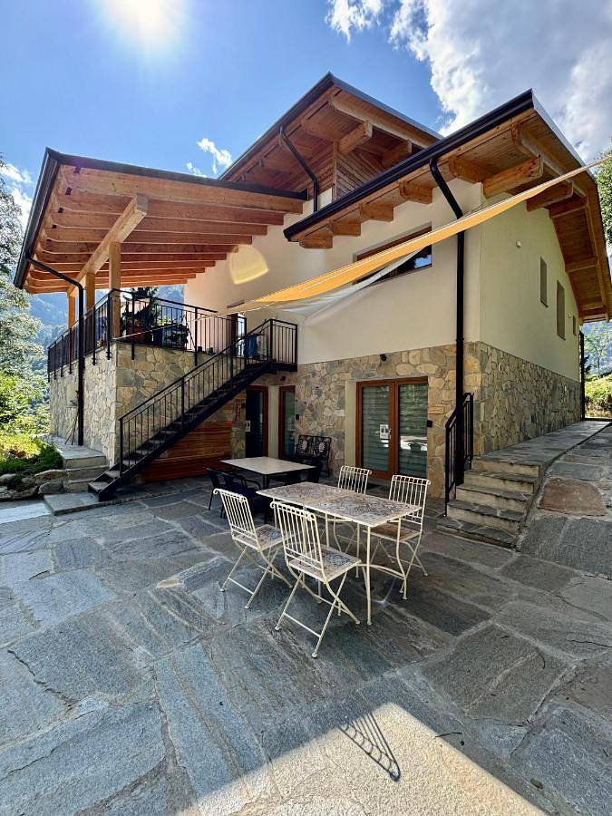 Gîte pour 2 personnes, avec Terrasse ainsi que Jardin et Vue dans Mollia