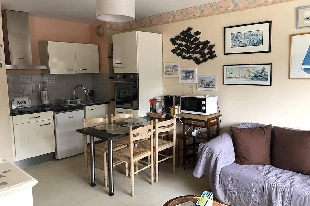 Appartement entier, Charmant studio situé à 150 m de la grande plage pour 3 personnes in Saint-Cast-le-Guildo, Région de Dinan