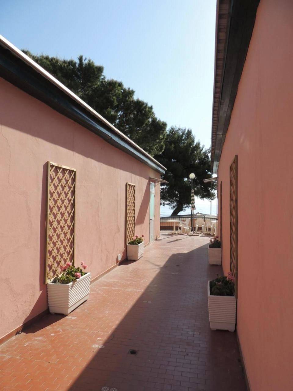 Appartamenti Camping Rivamare in Bagni Ingaunia, Albenga
