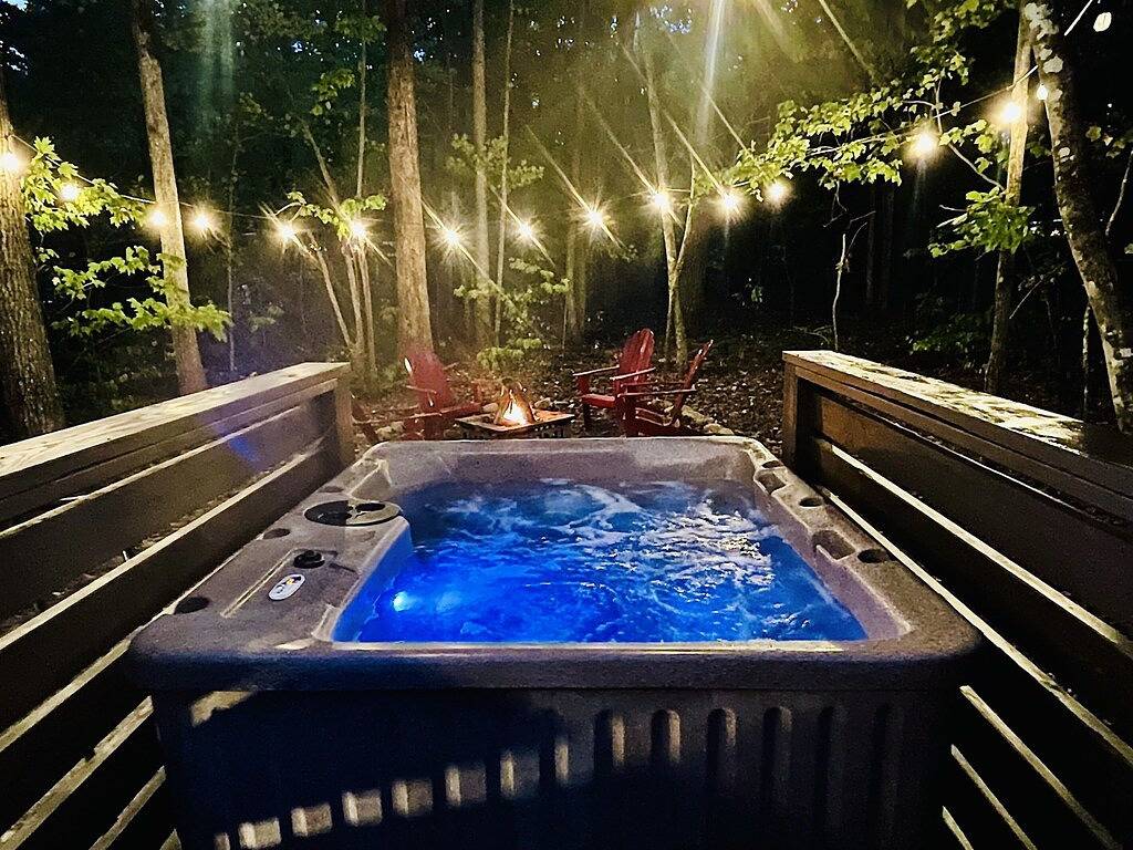 Summit & Shore House at The Retreat at Deer Lick Falls in Grundy County