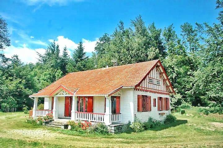 Location de vacances pour 5 personnes, avec Terrasse ainsi que Jardin et Vue à Pont-de-Larn