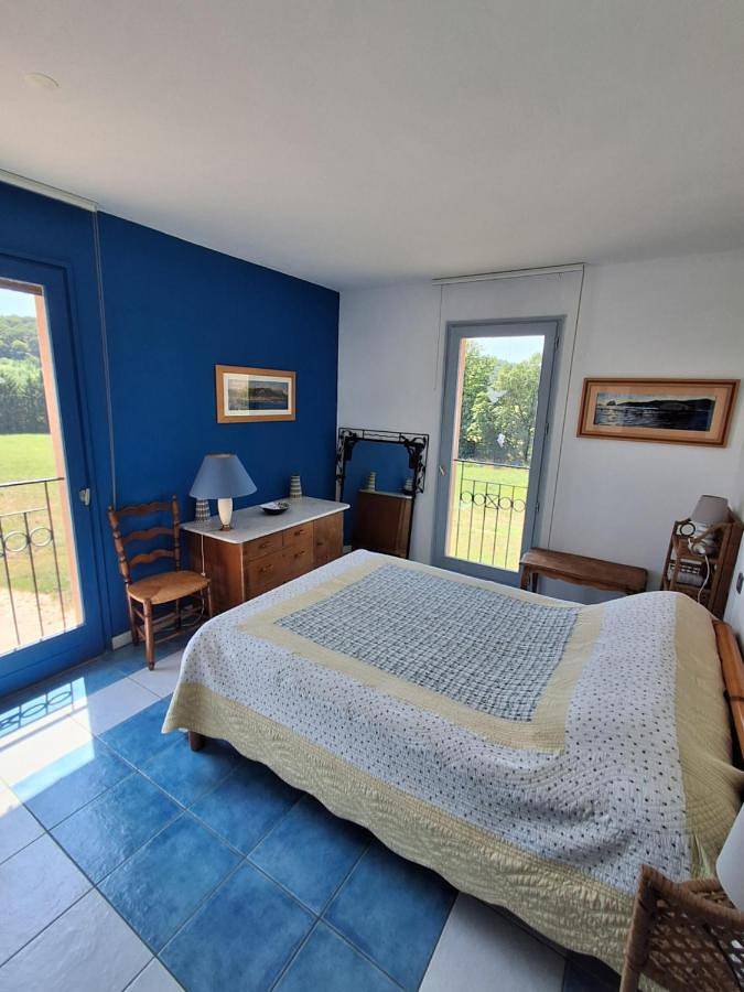 Chambre d’hôte pour 2 personnes, avec Terrasse et Jardin ainsi que Piscine et Vue à Montesquiou