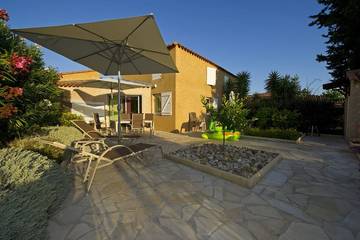 Gîte pour 4 personnes, avec terrasse et jardin dans Plage Miramar