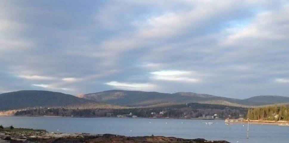 Vacation rental for 6 people, with terrace and yard in Mount Desert Island