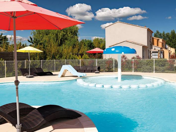 Gîte pour 4 personnes, avec Balcon et Terrasse ainsi que Piscine et Sauna dans le Vaucluse - 2
