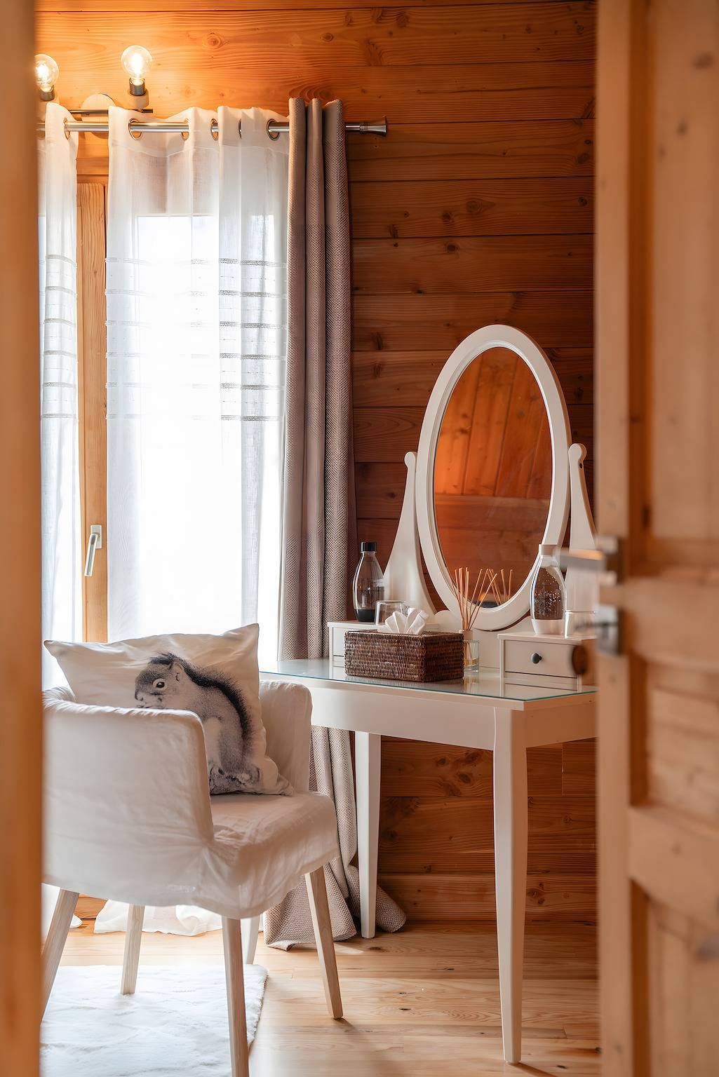 Guest Room 'Chambre Izoard at the Datcha' with Mountain View, Private Terrace and Wi-Fi in Briançon, Serre Chevalier