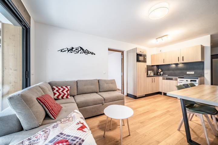 Appartement entier, Appartement au centre  « Les Soldannelles Bâtiment 2 Le B03 » : vue montagne, terrasse privée, Wi-Fi in Chatel, Les Portes du Soleil