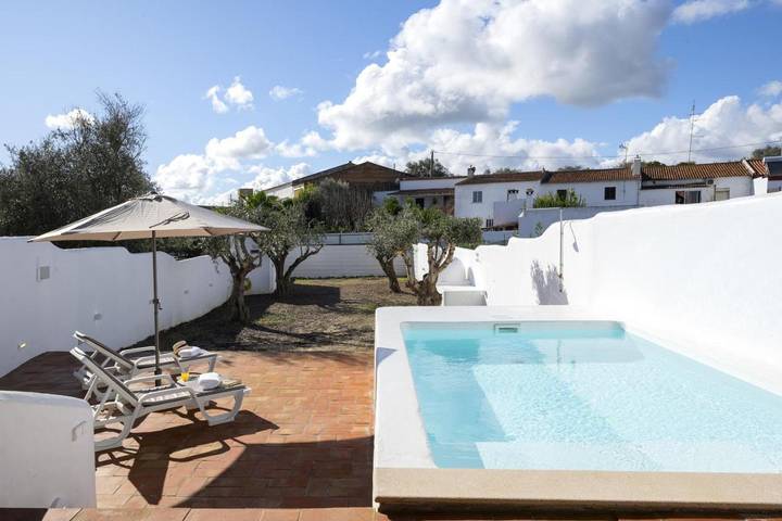 Apartamento para 9 personas, con piscina y balcón en Serpa