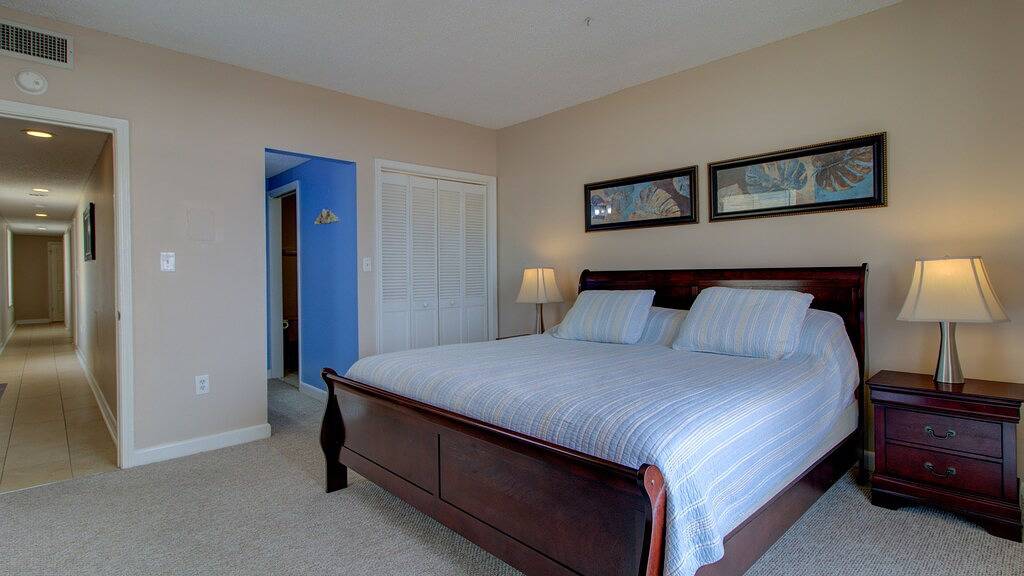 Ganze Wohnung, Frisch renoviert Oceanfront Condo In das \"Herz\" des Resort-Streifen. in Virginia Beach