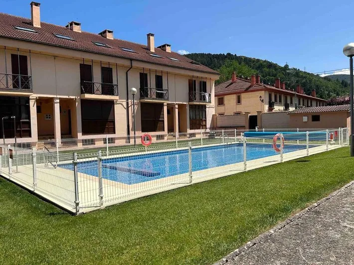 Casa de vacaciones para 10 personas, con piscina además de vistas y jardín, Se admiten mascotas - 1