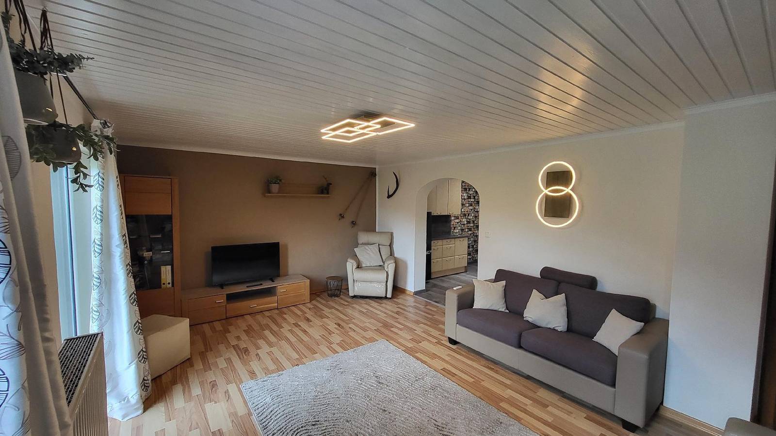 Ganze Ferienwohnung, Geräumig ausgelegte Ferienwohnung in der oberen Etage mit Bergblick vom privaten Balkon in Bruck an der Glocknerstraße, Pinzgau