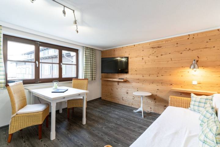 Ferienwohnung für 3 Personen, mit Balkon und Garten in Oberstdorf - 2