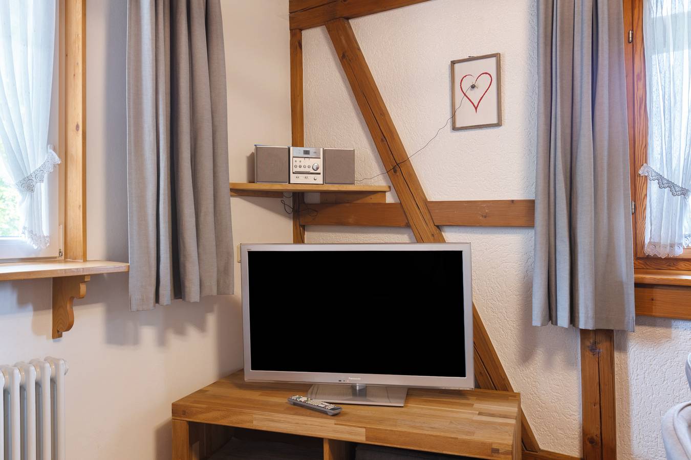 Apartamento inteiro, Apartamento de férias "Schwalbennest" com jardim partilhado, varanda e Wi-Fi in Donaueschingen, Central Black Forest