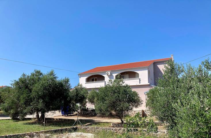 Ganze Wohnung, 2-Zimmer-Ferienwohnung mit Terrasse und Meerblick Tkon, Pasman A-23194-a in Tkon, Pasman