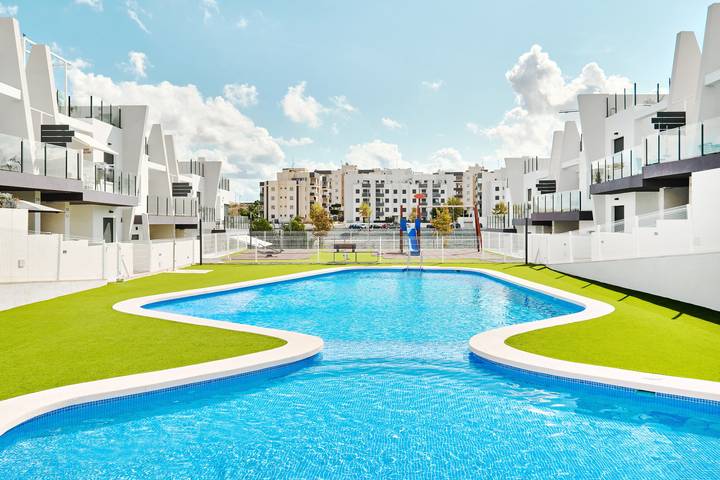 Holiday apartment for 4 people, with garden and terrace as well as pool, child-friendly - 1