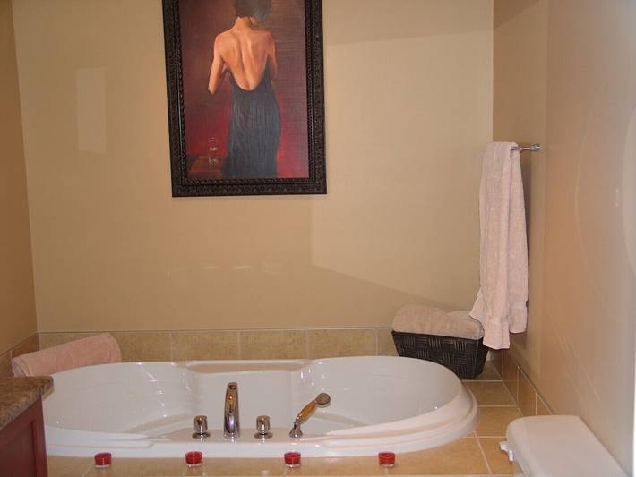 Gîte pour 6 personnes, avec jacuzzi ainsi que jardin et piscine à Bromont - 2