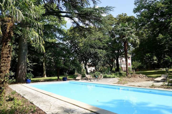 Chambre d’hôte pour 10 personnes, avec Jardin et Sauna à Saint-Affrique-les-Montagnes