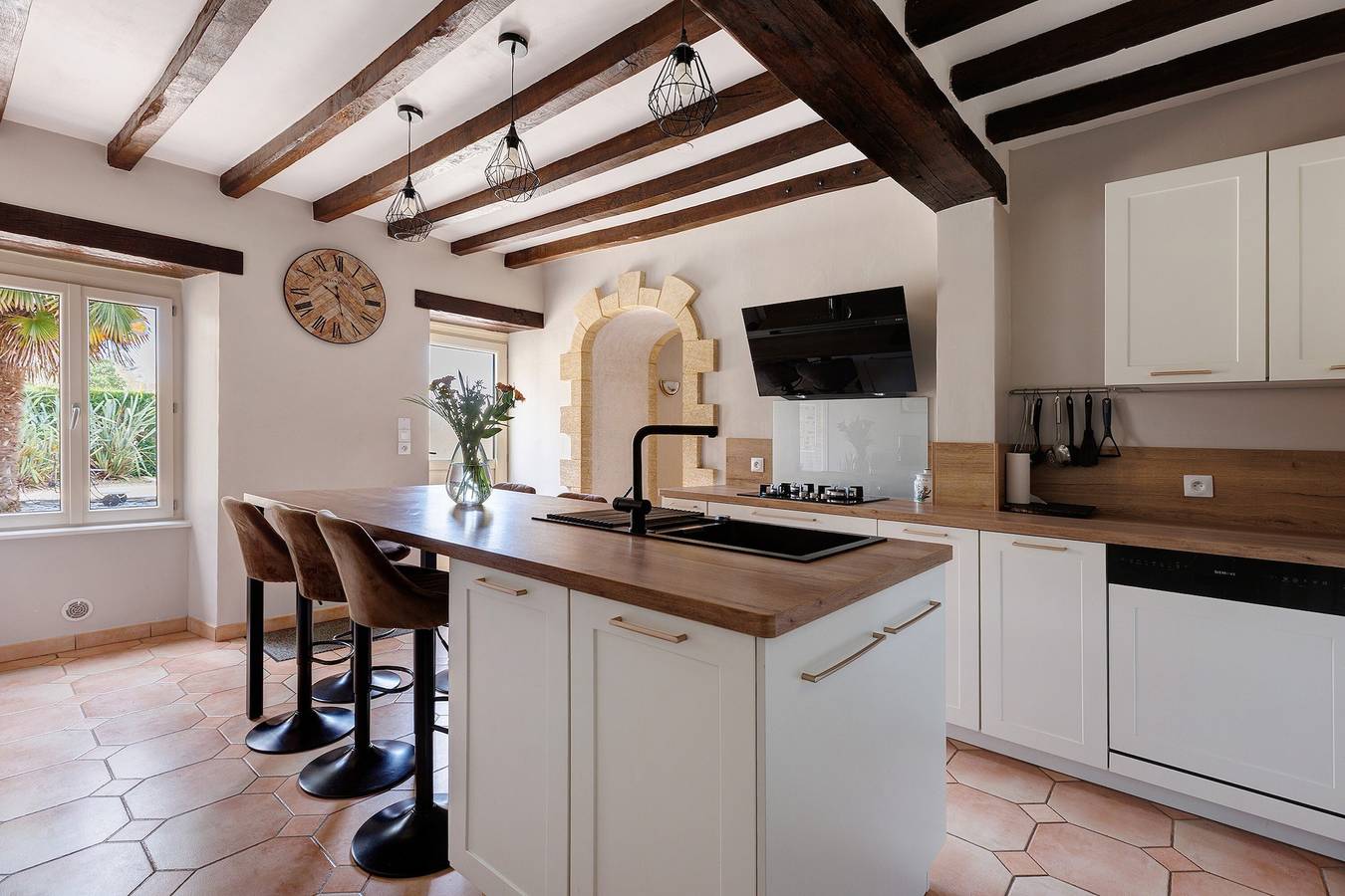 Maison de vacances 'O Gîte Bleu' avec piscine intérieure privée et chauffée in Huillé-Lézigné, Vallée de la Loire