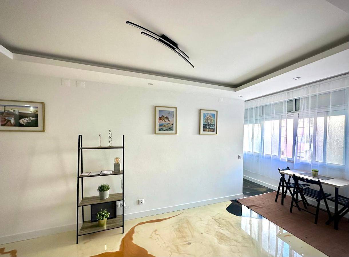 Apartamento inteiro, One-Bedroom Apartment in Paço de Arcos, Costa de Lisboa
