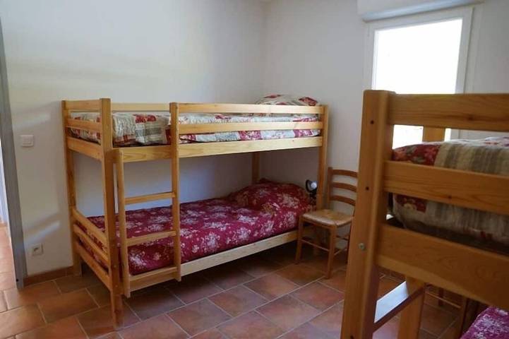 Location de vacances pour 9 personnes, avec balcon et jardin, animaux acceptés à Les Salelles - 4