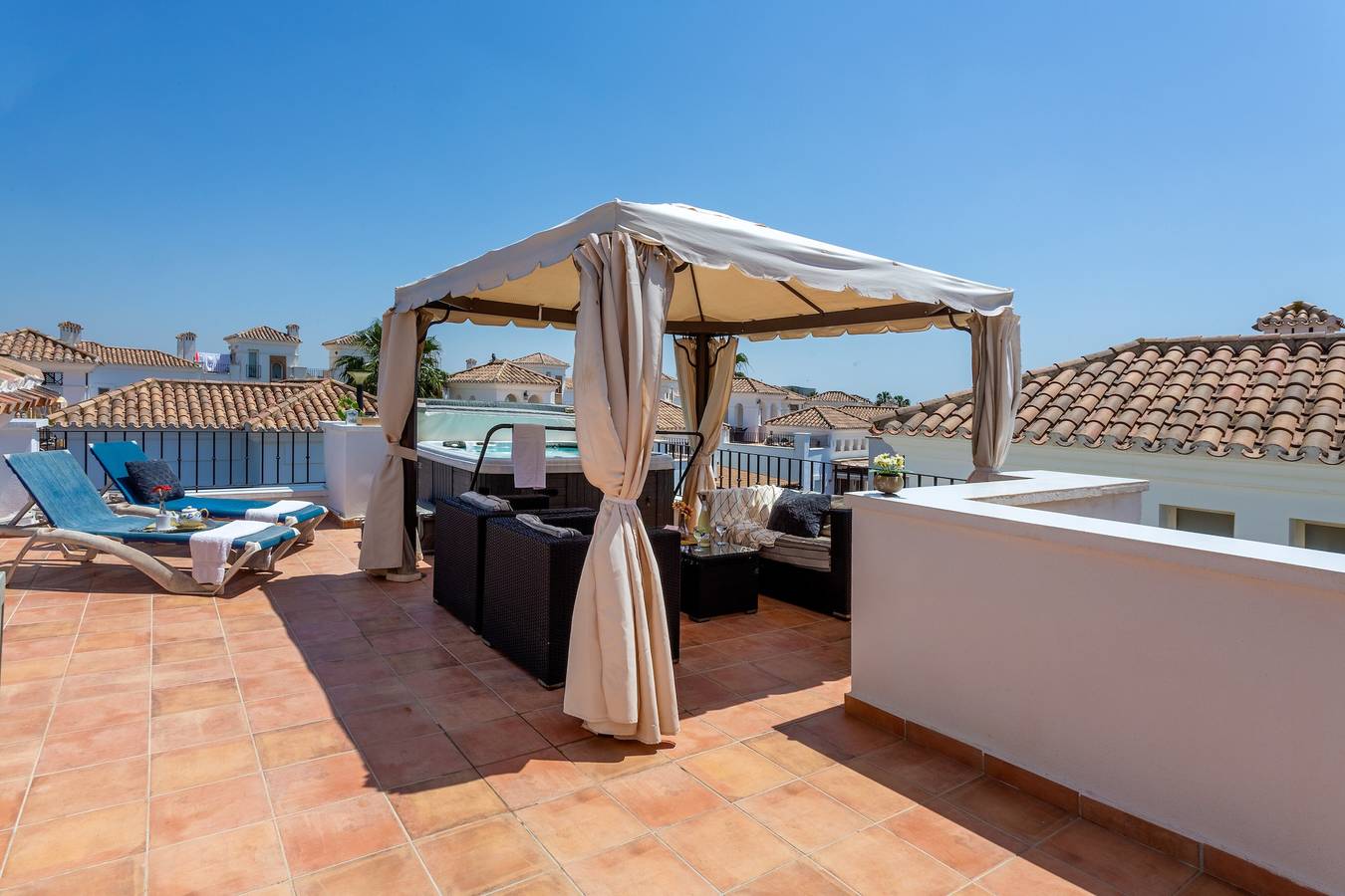 Spa & Golf Villa Denton de lujo con jardín, jacuzzi, aire acondicionado y Wi-Fi in Torre-Pacheco, Costa Cálida