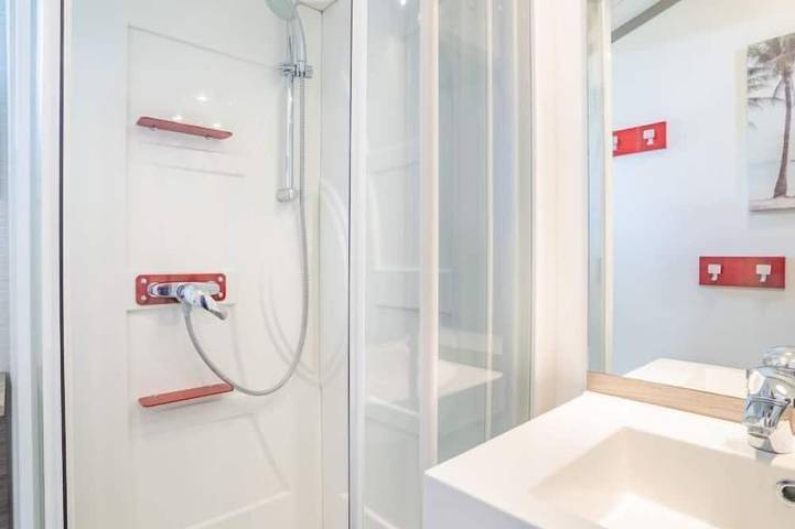 Location de vacances pour 6 personnes, avec terrasse ainsi que piscine et jardin à Saubion - 4