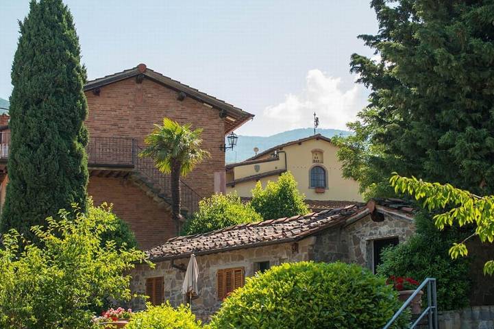 Ferienwohnung für 4 Personen, mit Balkon und Garten sowie Pool in San Donato Fronzano