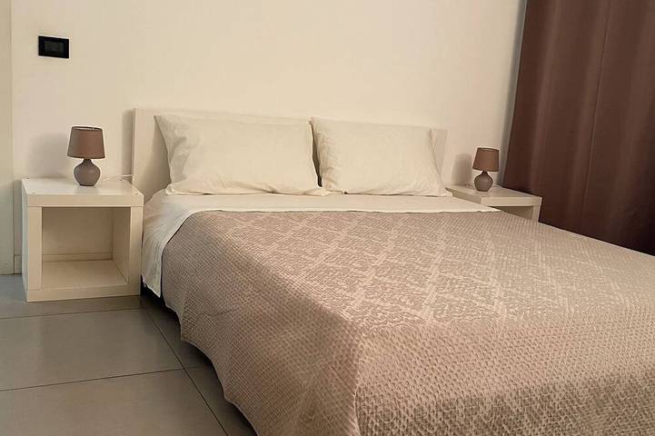 Ganze Wohnung, Cozy apartment just minutes from the beautiful Mondello beach. in Mondello, Palermo