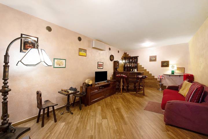 Casa vacacional "Baia di Campo" con piscina compartida, jardín privado y Wi-Fi in Campomorone, Val Polcevera
