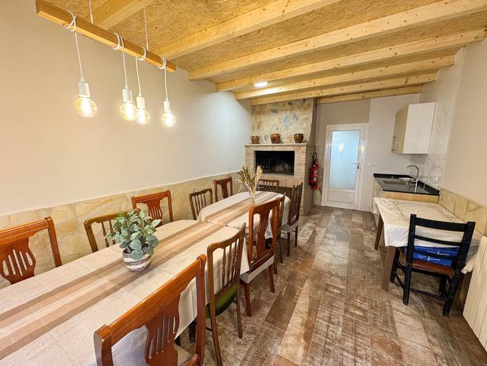 Casa rural para 12 personas, con Jardín