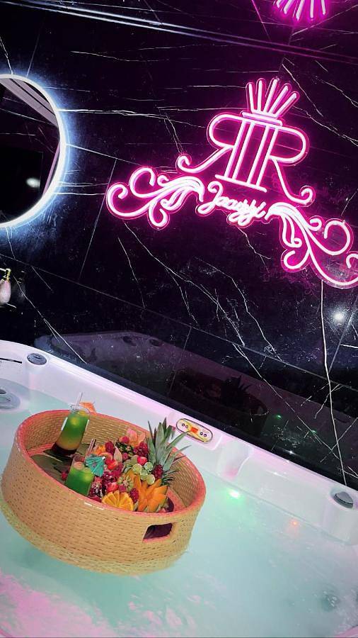 Location de vacances pour 2 personnes, avec jacuzzi à Saint-Laurent-des-Arbres - 3