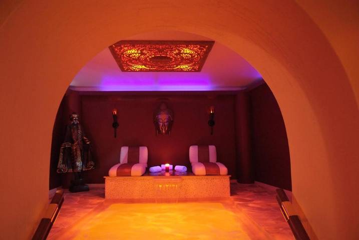 Hôtel pour 3 personnes, avec terrasse et jacuzzi dans Office de Tourisme de Luchon - 2