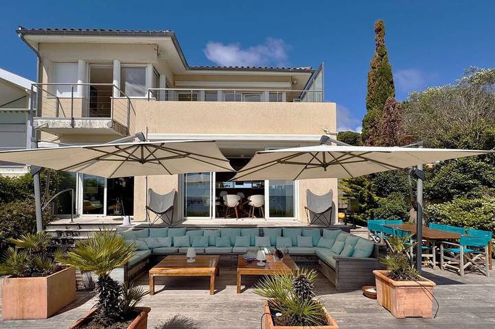 Location de vacances pour 14 personnes, avec Balcon et Jardin dans Plage du Mauret - 2