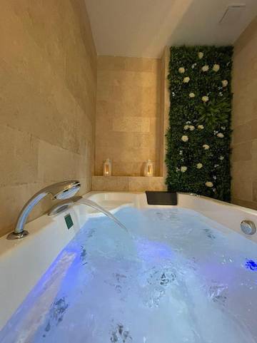 Gîte pour 2 personnes, avec jacuzzi dans Parc naturel régional de la Haute Vallée de Chevreuse
