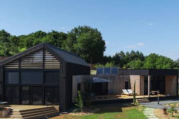 Lodge pour 14 personnes, avec jacuzzi ainsi que sauna et jardin dans l' Aube