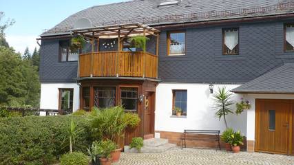 Ferienwohnung für 7 Personen, mit Garten und Balkon, kinderfreundlich in Saaleland