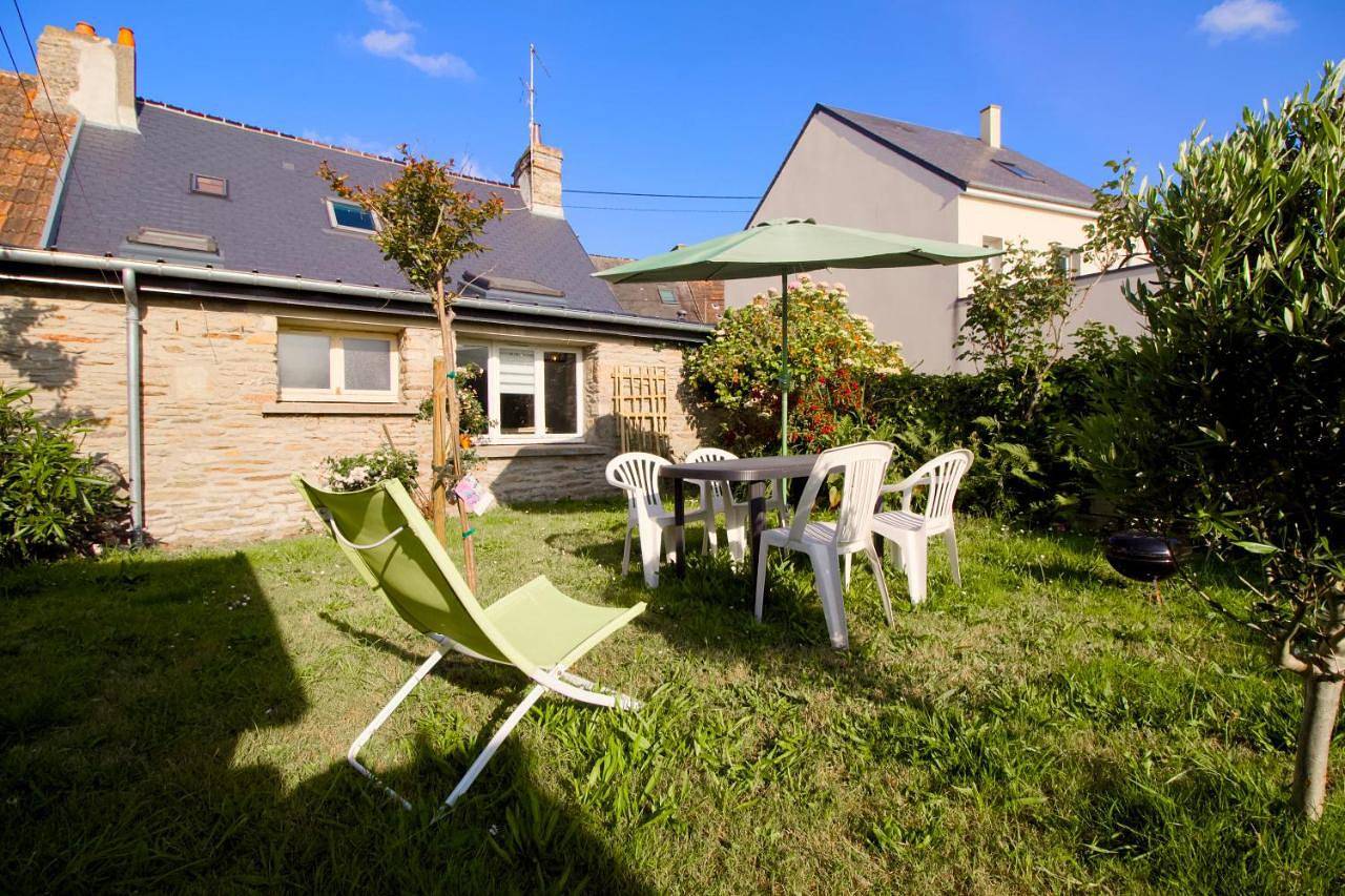 Maison de pêcheur à 50m de la mer & 10min ferry, 3 chambres, 7 personnes, intendance Luxury Host in Tourlaville, Cherbourg-en-Cotentin