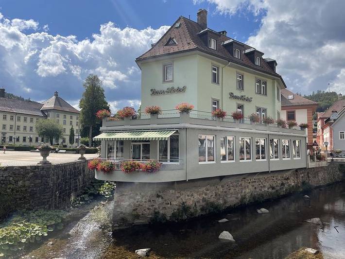 Hotel, mit Terrasse in St. Blasien