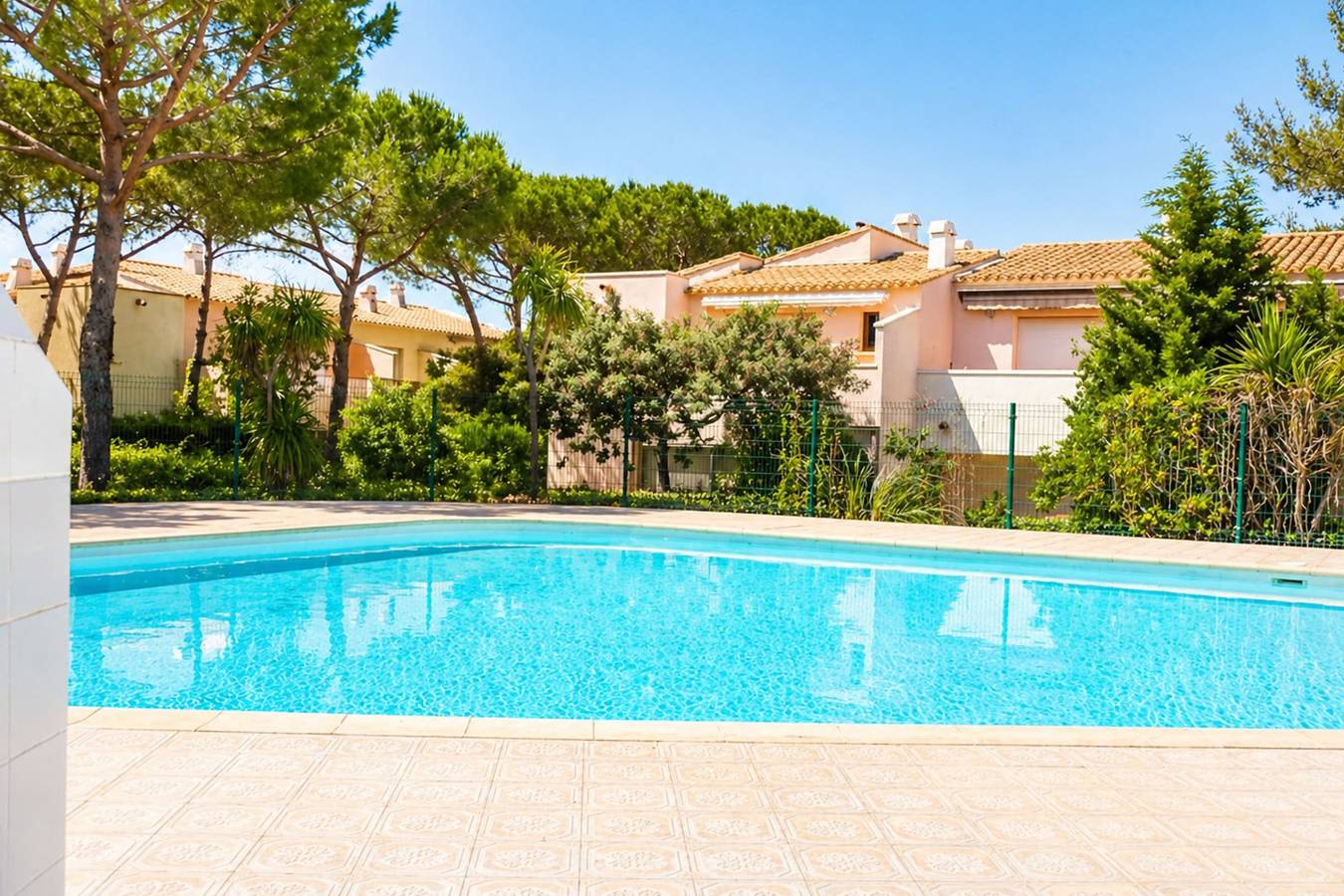 Appartement entier, Eureka C43 - Appartement - Piscine - 100m Plages in Cap d'Agde, Agde